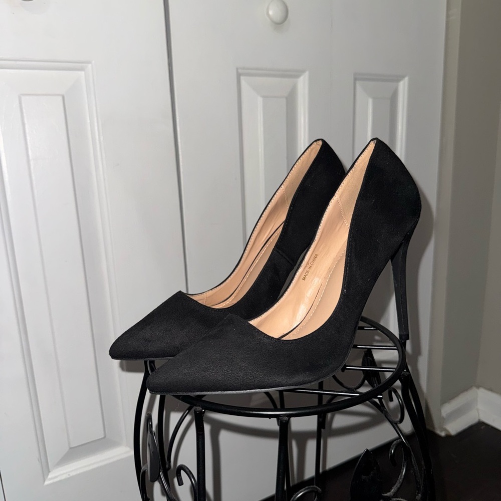 Fashion Nova Classic Black Heels